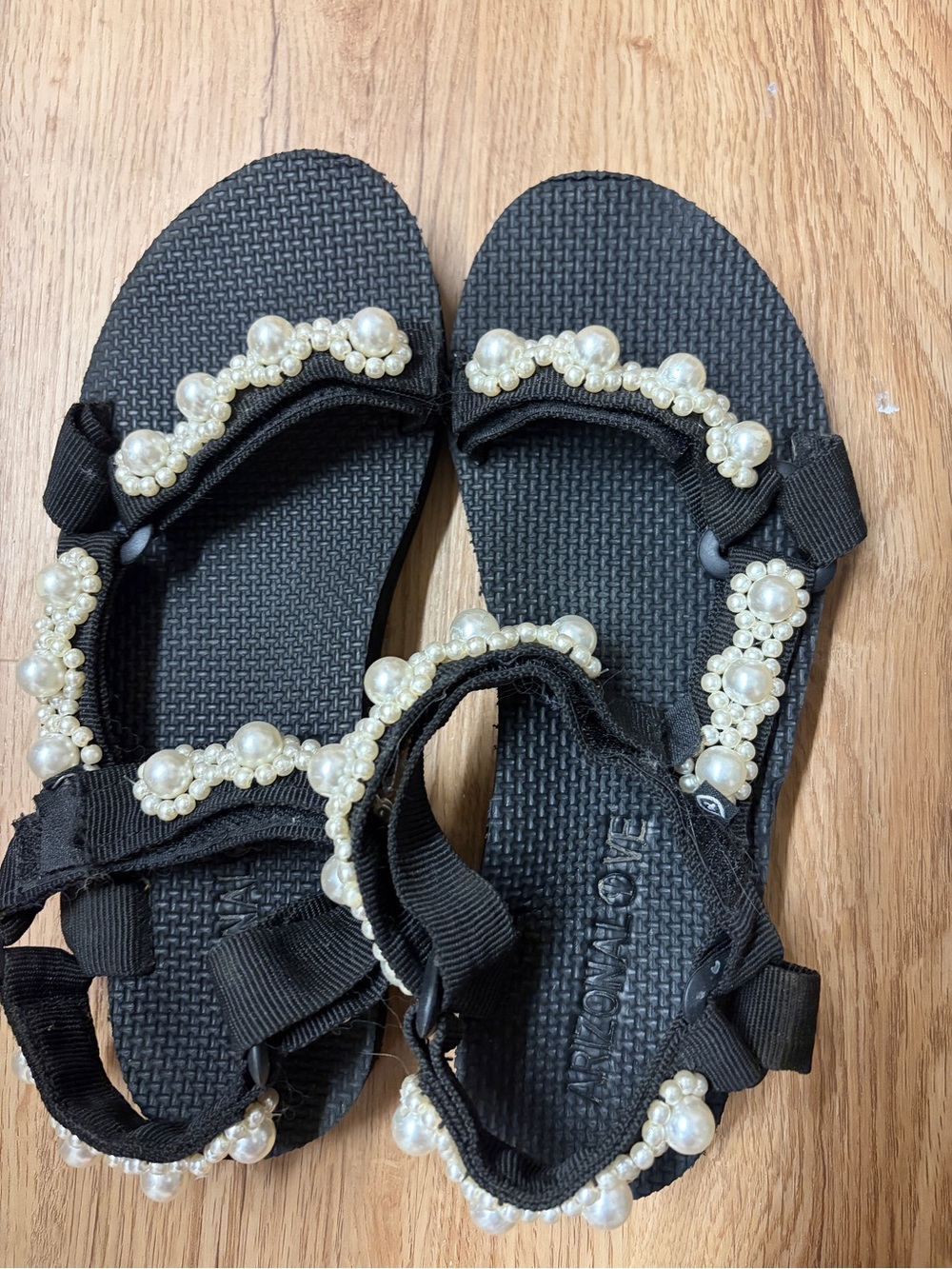 Arizona Love Black Pearl-Embellished Women's Sandals